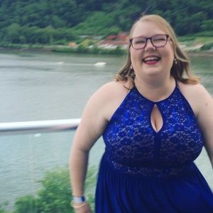 Meet your Posher, Olivia